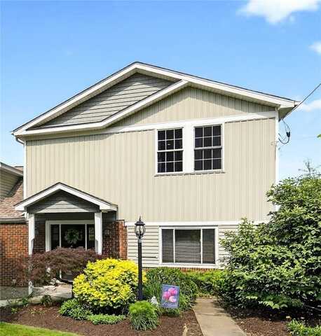 711 SE Simpson Howell, Elizabeth, PA 15037