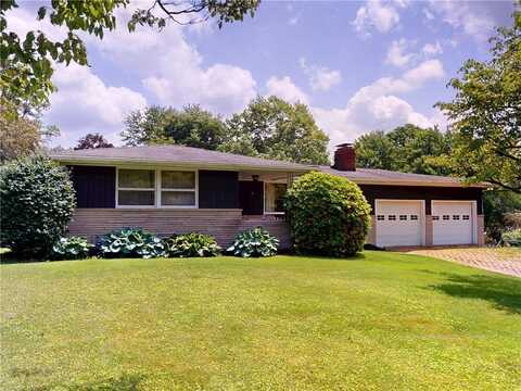 306 Cherokee Dr, Centertown, PA 16001