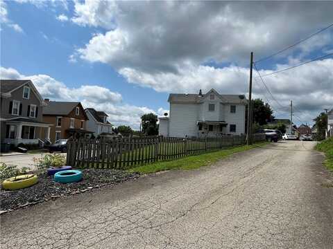 624 Sidney St, Greensburg, PA 15601