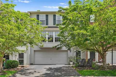 675 Village Green Blvd E, Adamstown, PA 16046