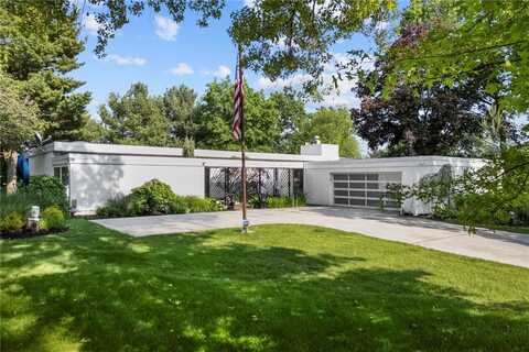 9 Old Farm Rd, Rosslyn Farms, PA 15106
