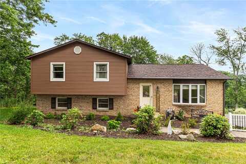 223 Horseshoe Dr, Adamstown, PA 16046