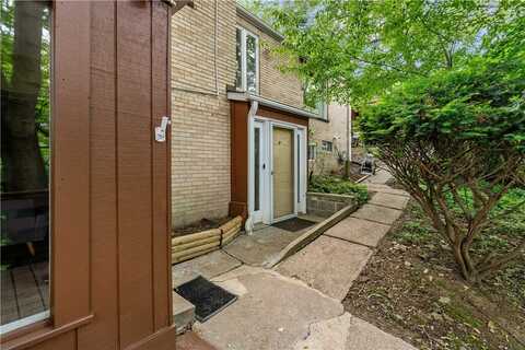 231 Woodside Rd, Hillsboro, PA 15221