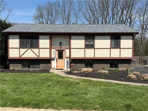 3025 Wallace St, Lower Burrell, PA 15068