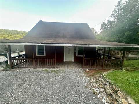 713 Summit Ave, Ellwood City, PA 16117