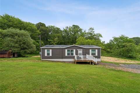 222 Banocy Road, Derry, PA 15627