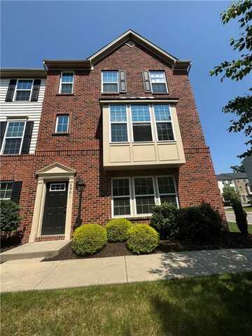 2801 Pointe View Dr, Adamstown, PA 16046