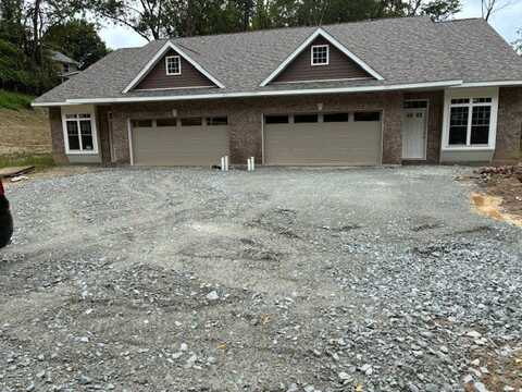 4055 Briarwood Dr, Hempfield Twp, PA 15644