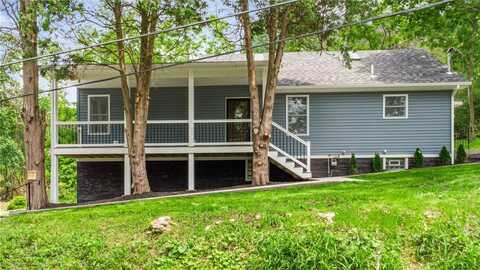 80 Butler St, Valencia, PA 16059