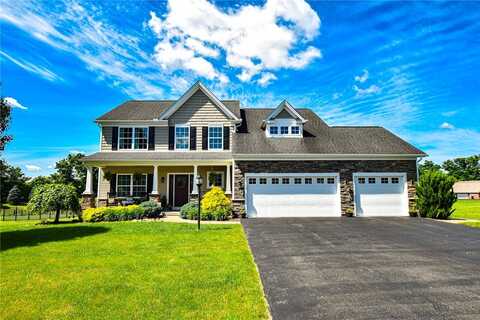 2000 Plantation Dr, Clinton, PA 16056