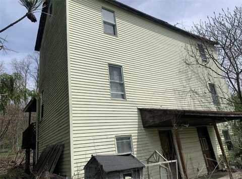 1649 Iselin Rd, Conemaugh, PA 15681