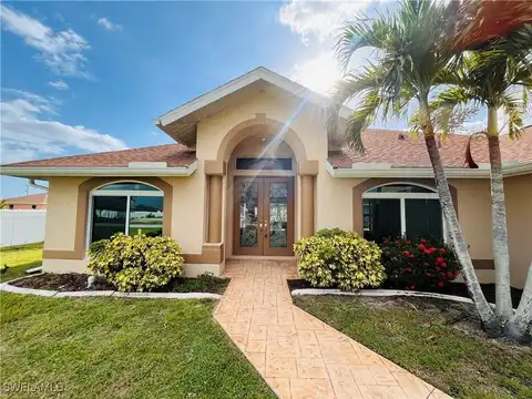 624 NE 2nd Place, Cape Coral, FL 33909
