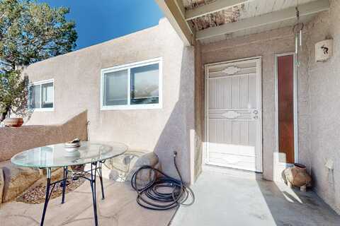 240 FLIP Lane SW, Albuquerque, NM 87121