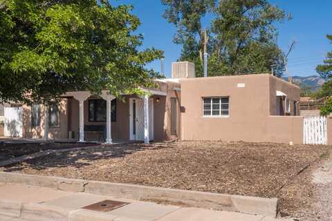 1332 BOATRIGHT Drive NE, Albuquerque, NM 87112