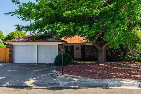 12236 YELLOWSTONE Road NE, Albuquerque, NM 87111