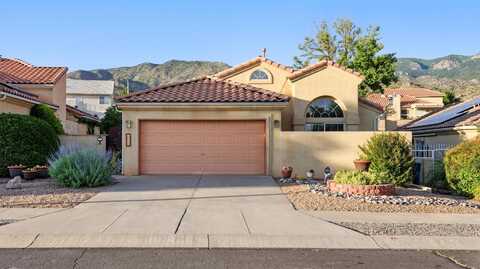 1112 TITLEIST Drive NE, Albuquerque, NM 87112