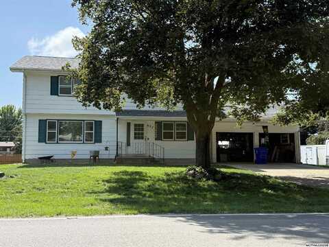 627 N 1st St, ROCKWELL, IA 50469