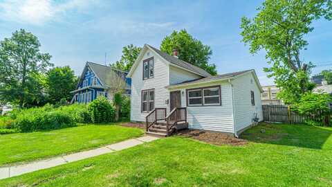 305 Indiana Avenue, Valparaiso, IN 46383