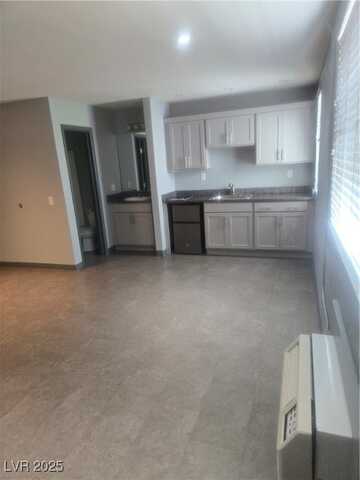 223 N 9th Street, Las Vegas, NV 89101