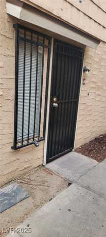 5196 Golden Lane, Las Vegas, NV 89119