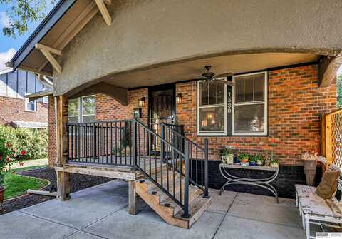 1530 S 52nd Street, Omaha, NE 68106