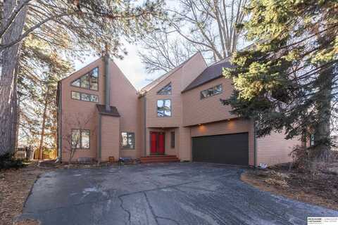 711 N 89th Plaza, Omaha, NE 68114