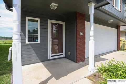 32 Huron Circle, Council Bluffs, IA 51501