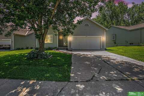 15209 Saratoga Street, Omaha, NE 68116