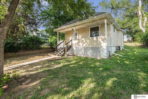 4419 N 39th Street, Omaha, NE 68111