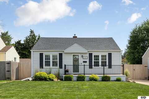 6197 Walnut Street, Omaha, NE 68106