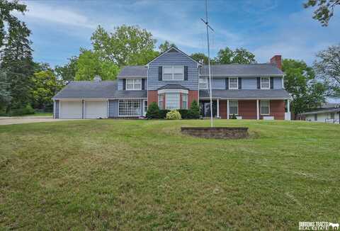 684 N 5th Street, Tecumseh, NE 68450