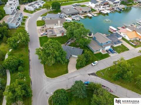 762 West Lakeshore Drive, Lincoln, NE 68528