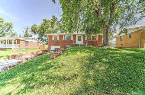 9829 Evans Street, Omaha, NE 68134