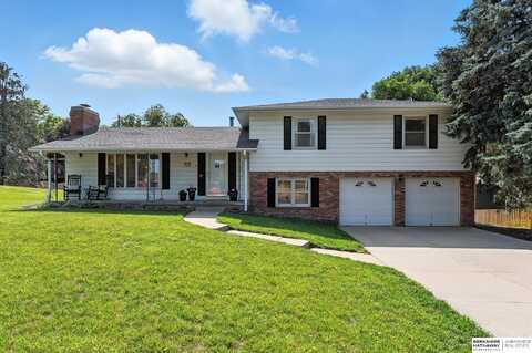 1516 Pinewood Drive, Omaha, NE 68144