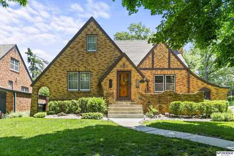 2003 N 54th Street, Omaha, NE 68104