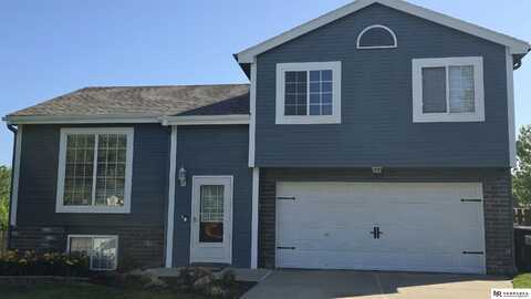 1204 Devon Drive, Papillion, NE 68046