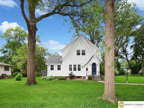 1302 N McKaig Avenue, York, NE 68467
