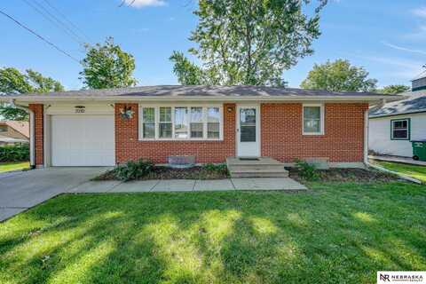 2210 N 67th Street, Lincoln, NE 68505