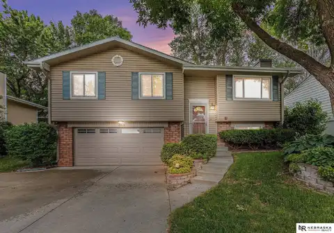 2219 Independence Drive, Lincoln, NE 68521