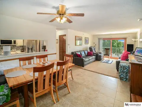 2425 Folkways Boulevard, Lincoln, NE 68521