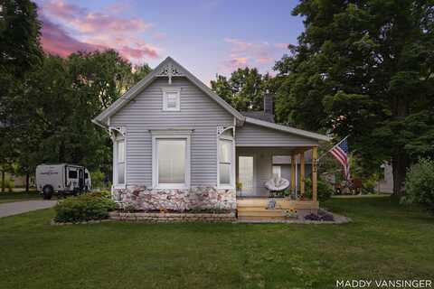 282 Mill Street, Saranac, MI 48881
