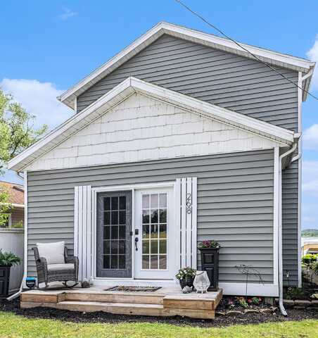 268 Ackerson Lake Drive, Jackson, MI 49201