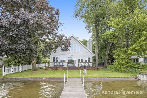 8765 Je Ne Be Drive NE, Rockford, MI 49341