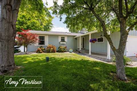 8360 Bay Drive NE, Rockford, MI 49341