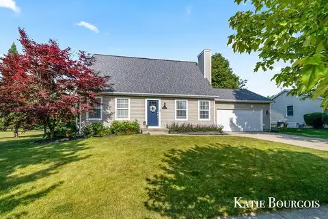 611 Twin Lakes Drive NE, Grand Rapids, MI 49525