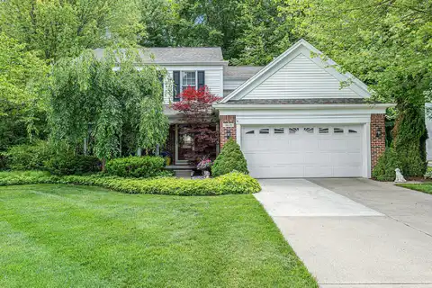 4618 Woodcreek Drive SE, Grand Rapids, MI 49546
