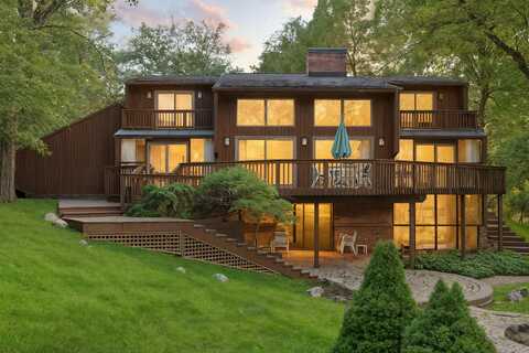 6710 Curtis Road, Plymouth, MI 48170