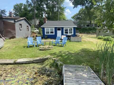 2555 Melvin Road, Pinckney, MI 48169
