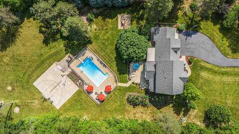 10310 E Rivershore Drive SE, Alto, MI 49302