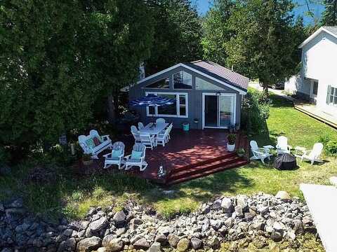 4614 Hopkins Lane, Kewadin, MI 49648
